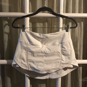 Lululemon💕 White Skort sz 4 💕